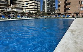 Ático con Piscina Privada e Impresionantes Vistas al Mar en Fuengirola